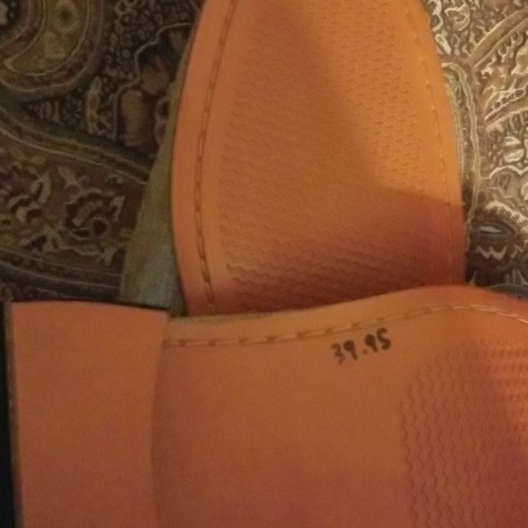 Shoes - Picture 2 of 4